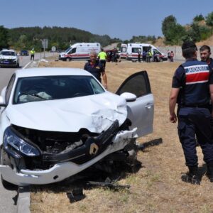 amasyada iki arac carpisti 10 yarali YqM9uTrN