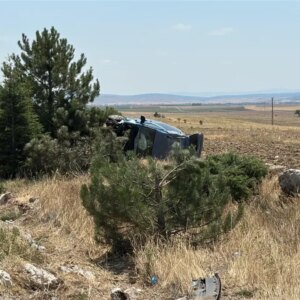 kutahyada takla atan aracta 4 yarali wd1bRgwE