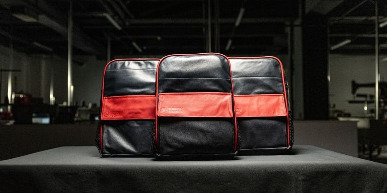 ucak koltuklarini cocuklarin sirtina giydirdiler lalZGZaR