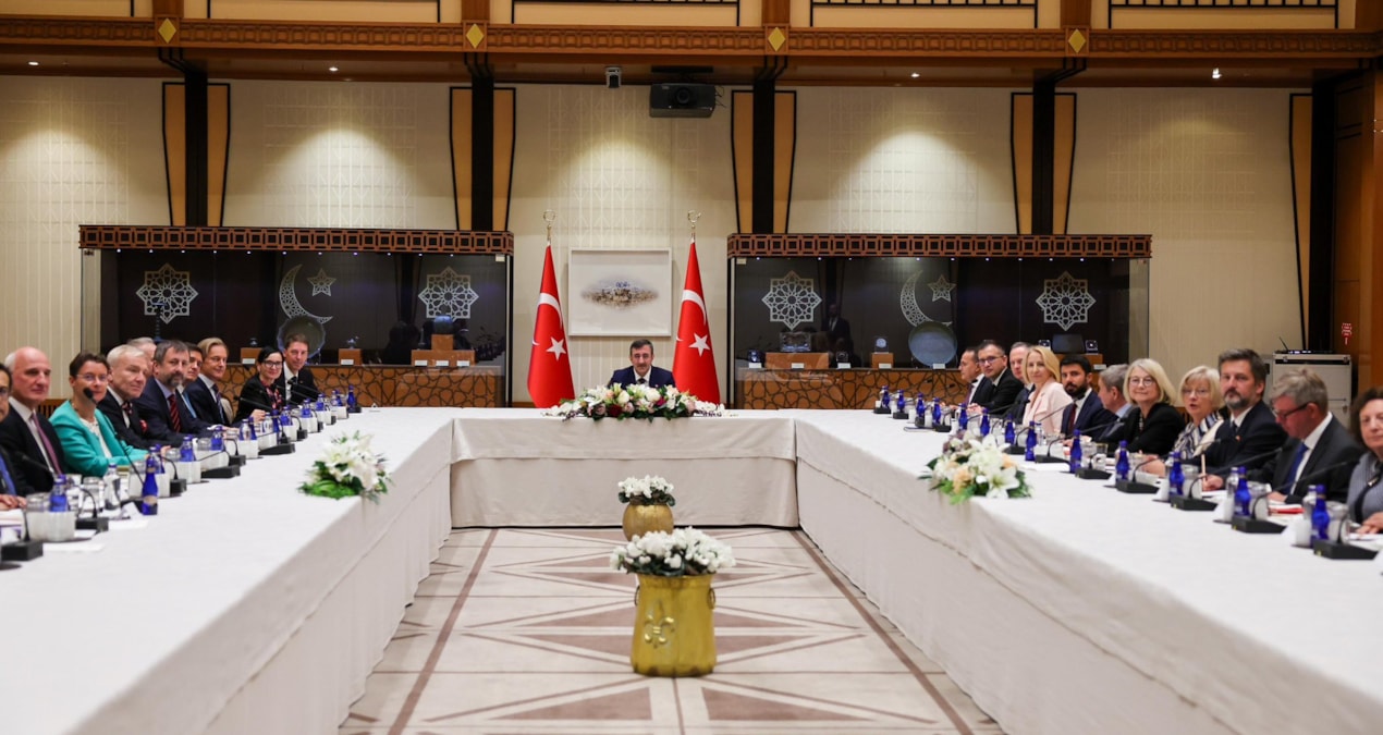 yilmaz ab uyesi ulkelerin buyukelcileriyle gorustu Ud3RdbBN