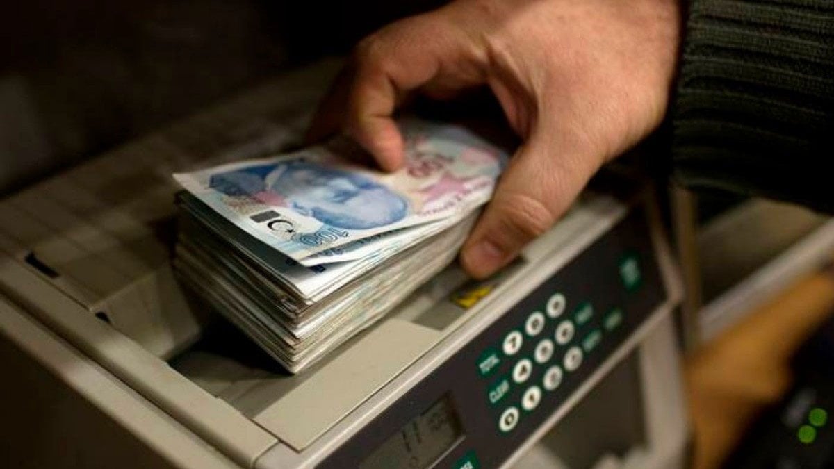 borc sarmali her yerde kredilerin yuzde 38i batik iki sektorde durum cok kotu 6ZcluCW7