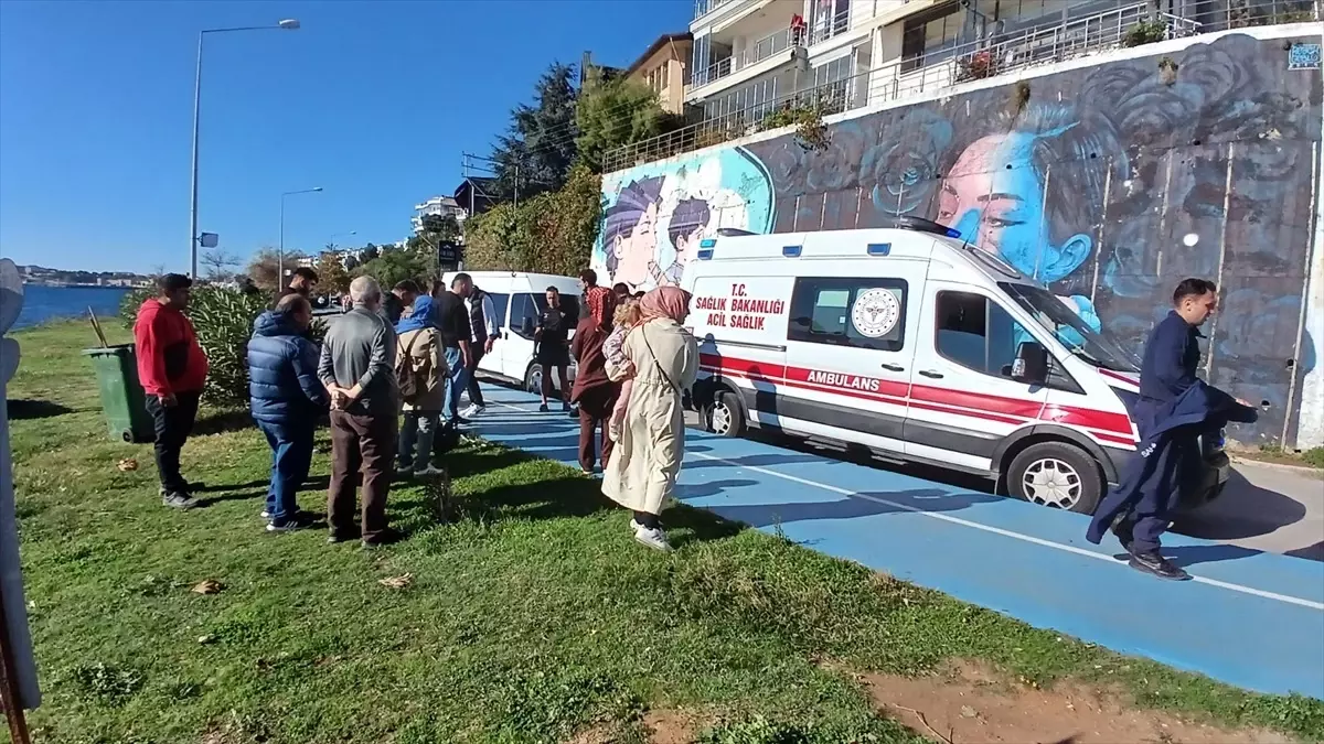 sinopta denizde hareketsiz bulunan kisi hayatini kaybetti JzXd9OYs.jpg