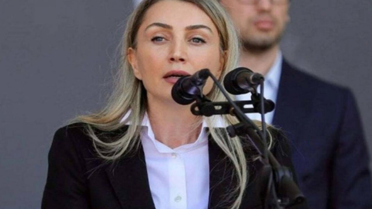 dilek imamoglunun diplomatik pasaportu iptal edildi WaPQspiw.jpg