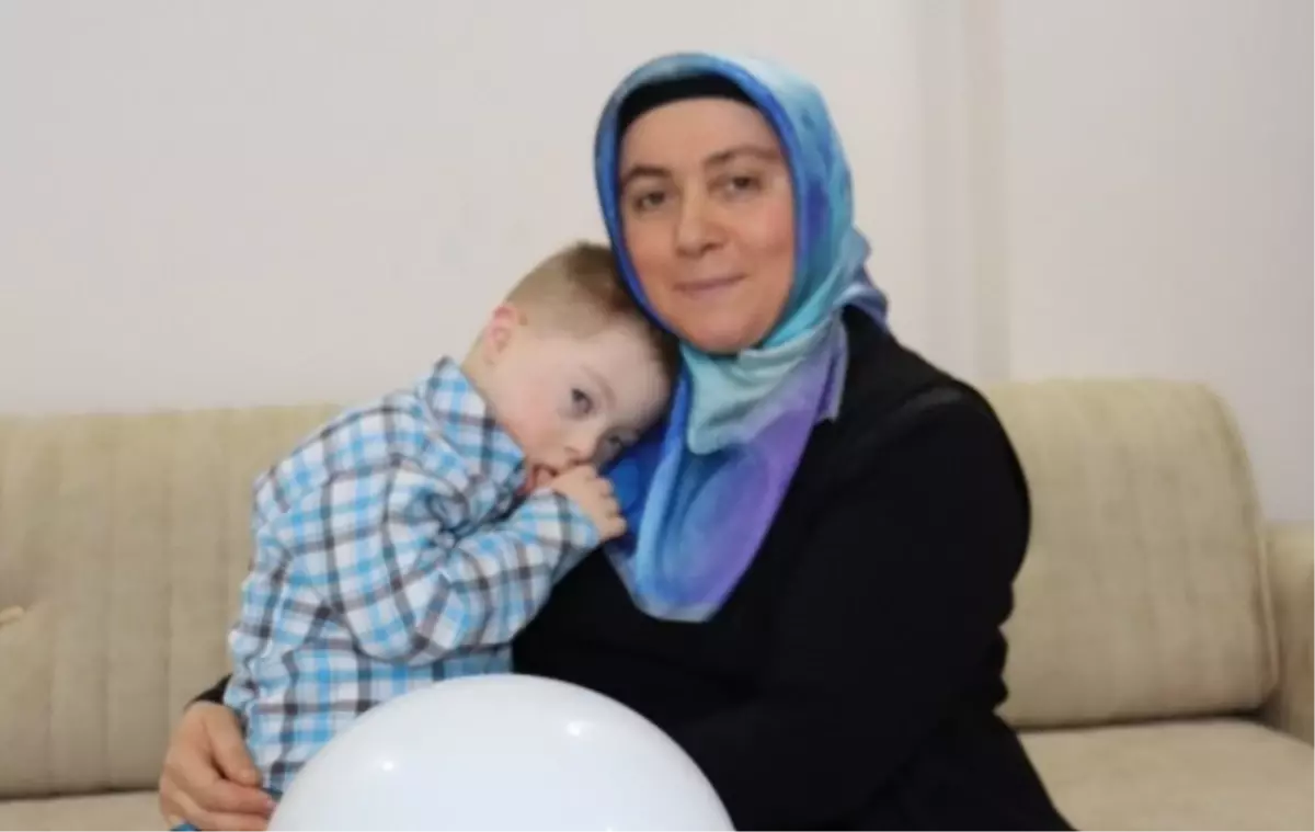 Doğum Günü Kutlaması İçin Kornaya Basın