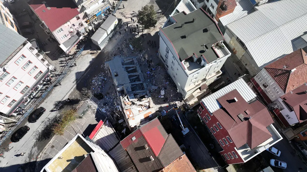 gebzede coken binanin bulundugu bolgede zemin incelemesi yapilacak metro insaati neden oldu iddiasi DOGxAmIe.jpg