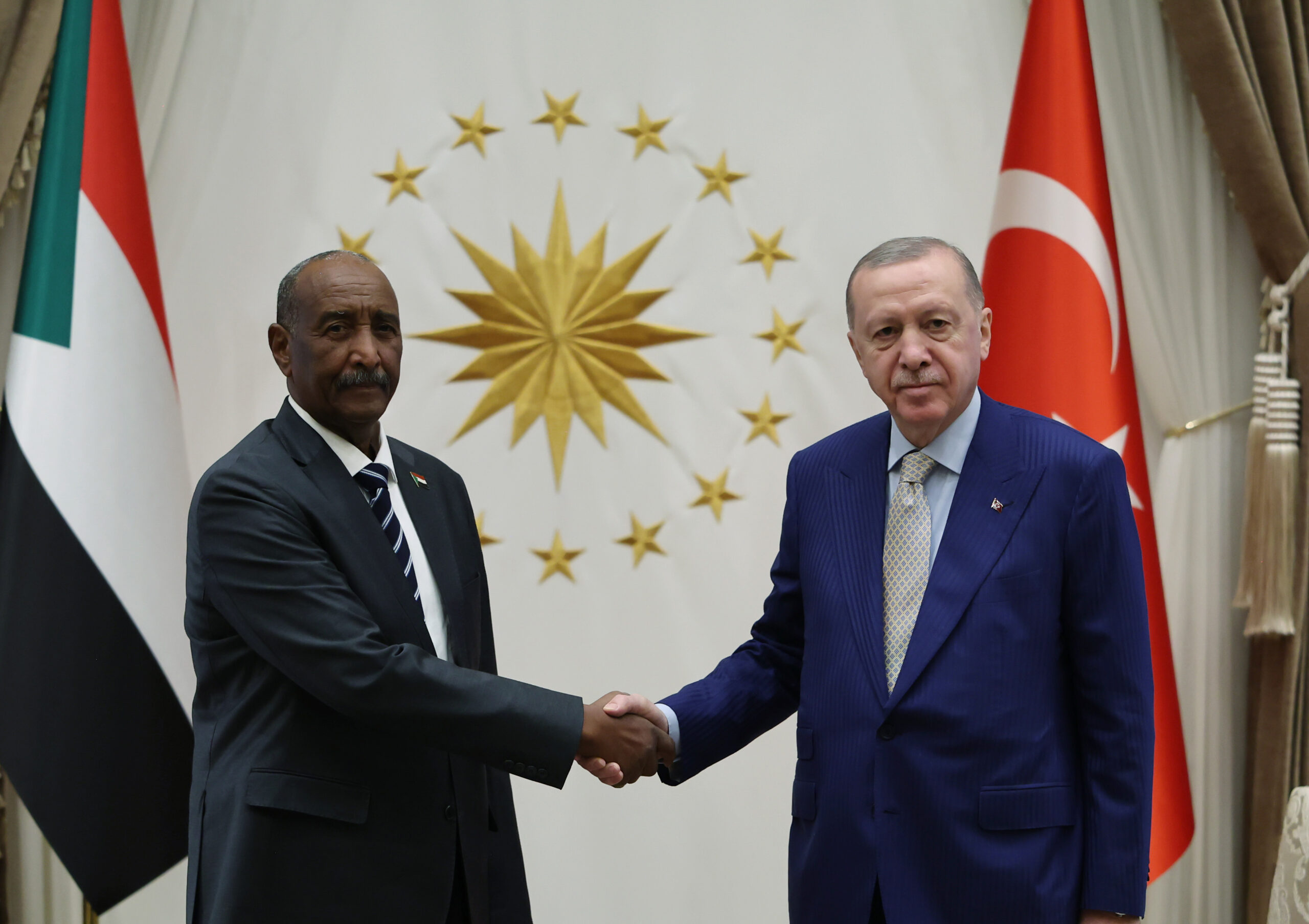 Cumhurbaşkanı Erdoğan, Sudan Egemenlik Konseyi Başkanı Burhan ile bir araya geldi