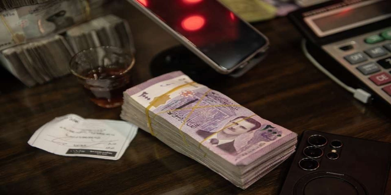 Suriye’de eski dönem kapanıyor: Şam yeni banknotları ile tanıştı