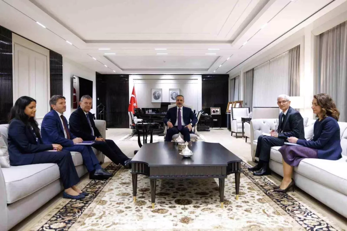 Bakan Fidan UNRWA Genel Komiseri’ni kabul etti