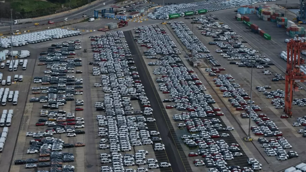 Haydarpaşa Limanı’nda Sıfır Otomobil Yoğunluğu