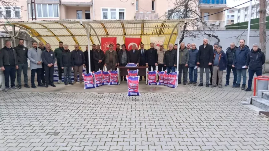 Bozüyük’te Yerli Kuraklığa Dayanıklı Nohut Tohumları Çiftçilere Dağıtıldı