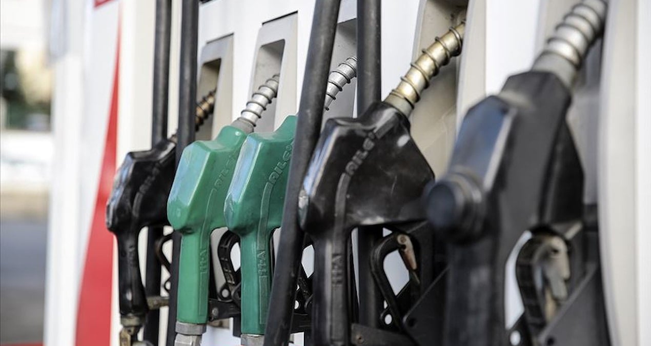 Bu gece yarısı akaryakıta tarihin en büyük zammı geliyor