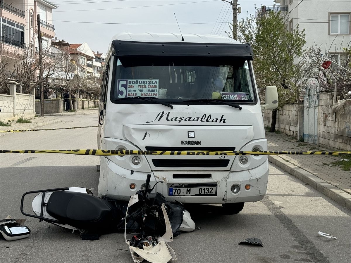 Karaman’da Minibüs ile Motosiklet Çarpıştı: İki Çocuk Hastaneye Sevk Edildi